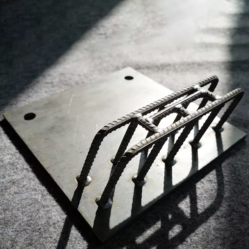 Beágyazott horgonylemez