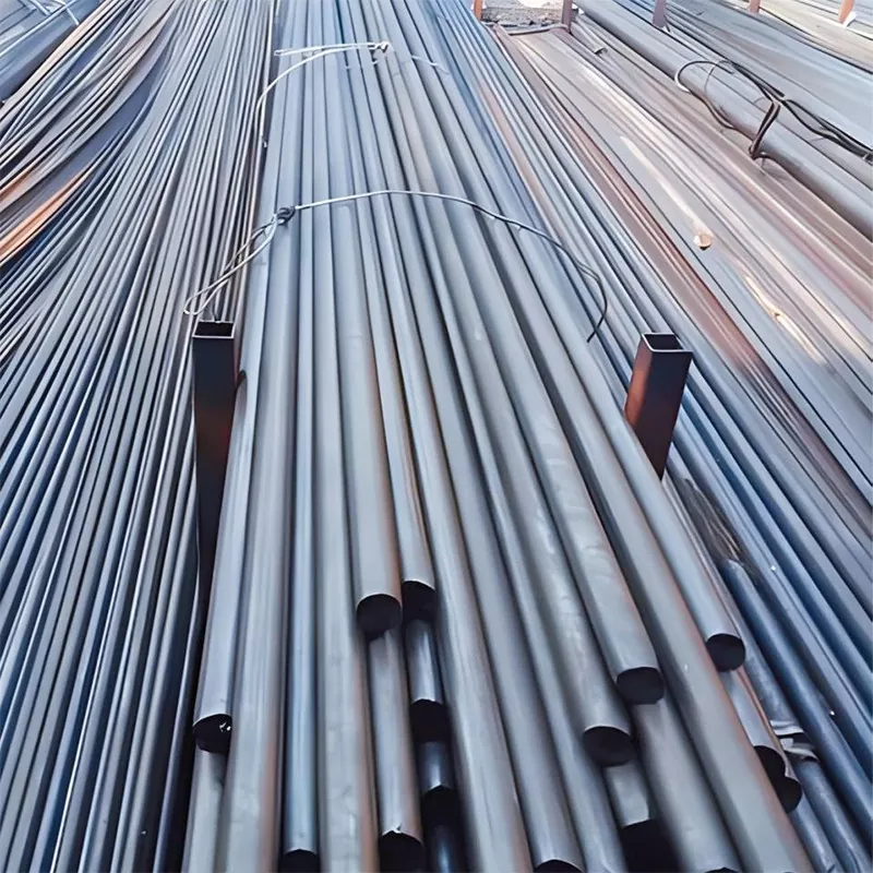 Melegen hengerelt kerek bár